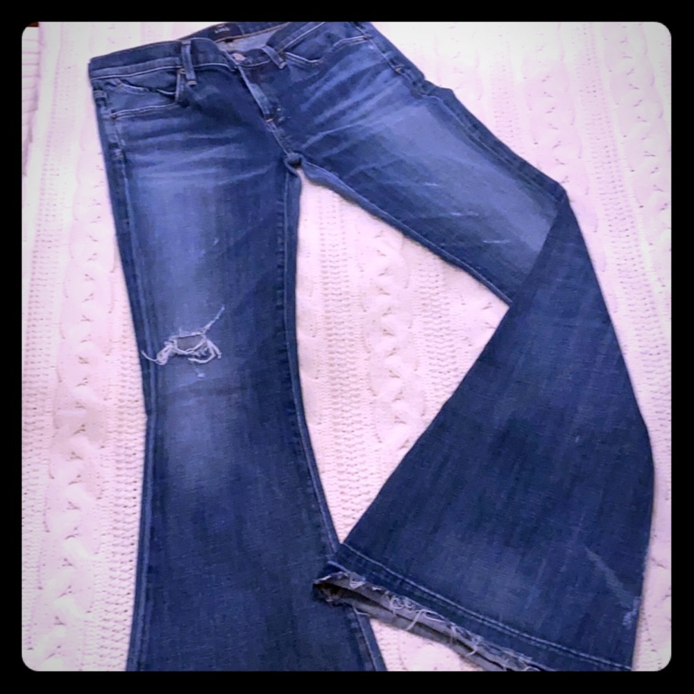 A Gold E flares!!